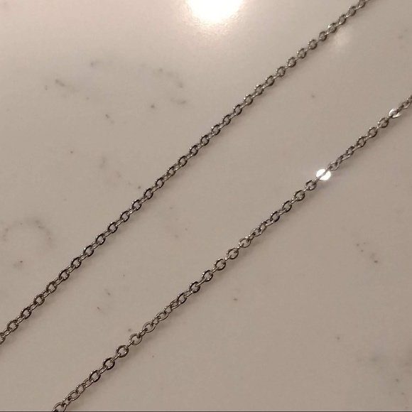 1 CTTW Diamond Cross Pendant, Silver - Picture 6 of 8